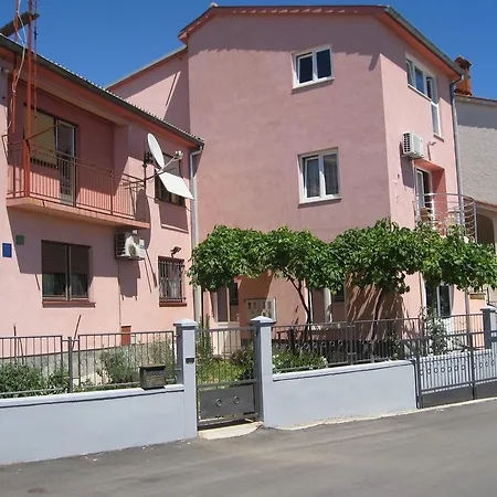 Dina Apartment *