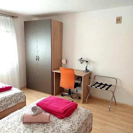 Dina Apartman Póla