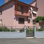 Dina * Pula