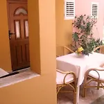 Dina Pula